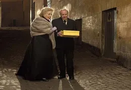 Fred (Manuel Alexandre) hat Elsa (China Zorrilla) das...h GmbH