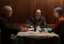Dann passiert das Leben - Ein Familienessen, pendelnd...lmars