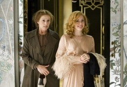 Amy Adams und Frances McDormand in 'Miss Pettigrews...r Tag