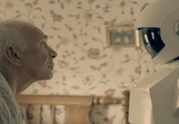 Robot and Frank - Frank (Frank Langella) steht seinem...ber.