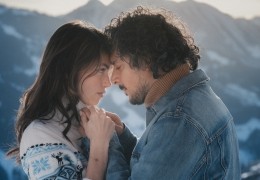 Make Me Feel - Charleen Wei und Erkan Acar in ihrer...Tito