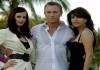 DANIEL CRAIG mit den Bond-Girls EVA GREEN (l.) und...(r.)