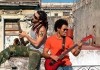 Ruy (Alberto Joel) und Tito (Roberto Sanmartn) musizieren ber den Dchern Havannas. <br />©  Arsenal Filmverleih