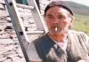 Daffyd (Maurice Ro ves) lehnt an einer Leiter  2005...ünchen