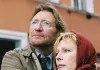 Alexander Reschke (Matthias Habich) und Aleksandra...Co.KG