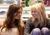 Odette Yustman und Kristen Bell in 'Du Schon Wieder'