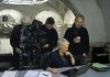 Skyfall - Judi Dench (Mitte) mit Regisseur Sam Mendes...m Set