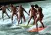Keep Surfing - Nicht die einzigen Eisbach-Surfer,...en...