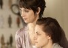 Alice (Ashley Greene) hilft Bella (Kristen Stewart)...eil 1