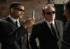 Men In Black III - Agent J (Will Smith, l.) und Agent..., r.)