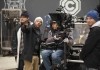 Robocop - Regisseur Jos Padilha am Set (zweiter von...nks).