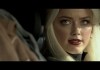 Three Days to Kill - Agentin Vivi Delay (Amber Heard)...Blick