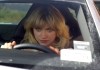 Need for Speed - Julia Maddon (Imogen Poots) steht...wagen