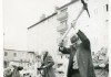 Beuys - Joseph Beuys bei der Pflanzung von  7000...1982.