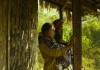 Exodus - Kachin - Familie besucht verlassenes Haus