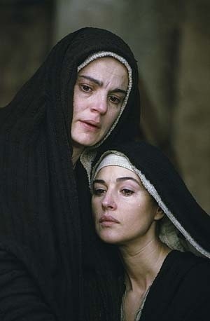 Maria (Maia Morgenstern, links) und Maria Magdalena...n Inc.