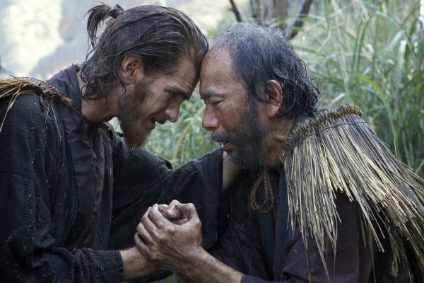 Silence - Pater Rodrigues (Andrew Garfield) und...moto)