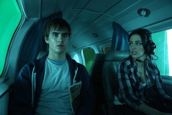 Altitude - Landon Liboiron und Jessica Lowndes