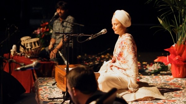 Mantra - Sounds into Silence - Snatam Kaur