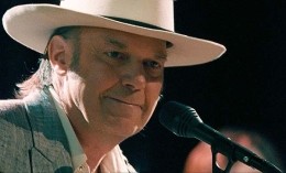 Neil Young in 'Neil Young: Heart of Gold'.  Paramount...assics