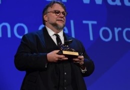 Guillermo del Toro mit dem Goldenen Lwen