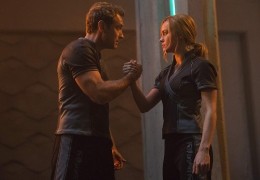Captain Marvel - Jude Law und Brie Larson