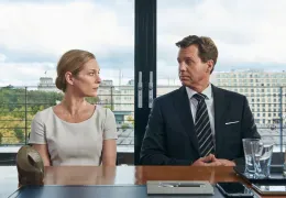 Ein schrecklich reiches Paar -  Lisa Martinek und...einze