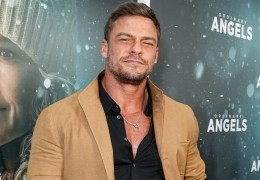 Alan Ritchson