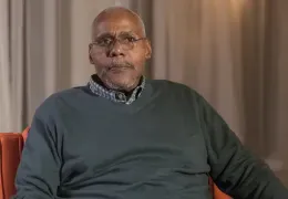 Bill Nunn in Sirens