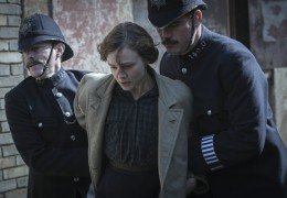 Suffragette - Maud (Carey Mulligan) wird verhaftet...führt