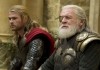Thor: The Dark World - Anthony Hopkins und Chris Hemsworth