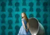 Mia Wasikowska als Alice, in Tim Burtons 'Alice in...land'