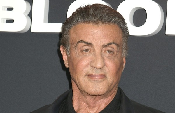 Sylvester Stallone blickt mit gro�er Skepsis auf die...genz.
