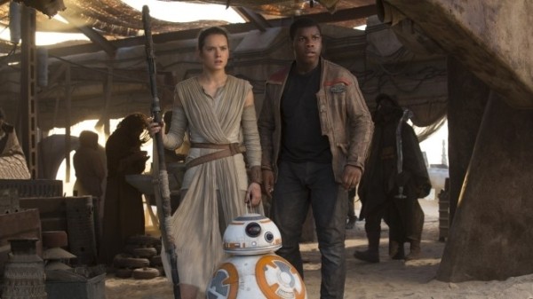 Star Wars: The Force Awakens mit Daisy Ridley und...oyega