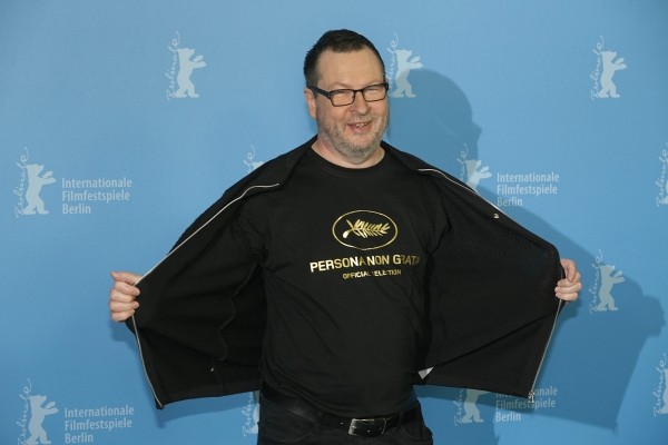 Lars von Trier mit seinem 'Persona non grata'-T-Shirt...2014