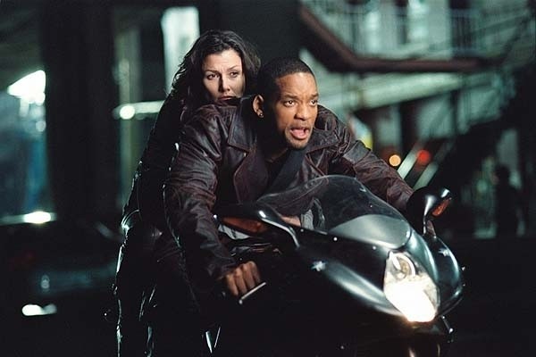 I, Robot mit Bridget Moynahan und Will Smith