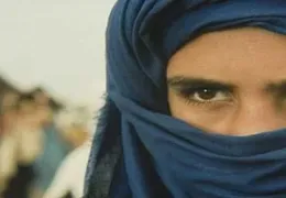 Za na (Aziza Nadir) schmuggelt sich als Junge...h GmbH