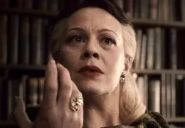 Zurück zum Star Helen McCrory als Narcissa Malfoy in 'Harry Potter...rinz'