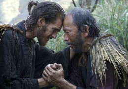 Silence - Pater Rodrigues (Andrew Garfield) und...moto)