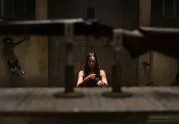 Jigsaw - Laura Vandervoort als Anna