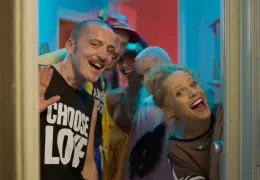 Just Push Abuba - Partytime: Lucia (Elli Tringou, r.)...mmen.