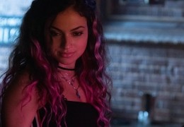 After Passion - Molly (Inanna Sarkis) hat so einige...ager.