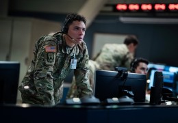 A House of Dynamite - Anthony Ramos als Major Daniel...Buck