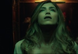 Bone Lake - Cin (Andra Nechita) scheint ein ganz...ielen