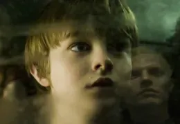 Caleb (Chandler Canterbury) sieht Unheimliches