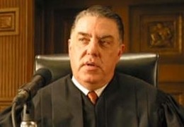 Judge Harkin (Bruce McGill)