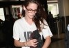 Kristen Stewart in einem T-Shirt von Robert...2012