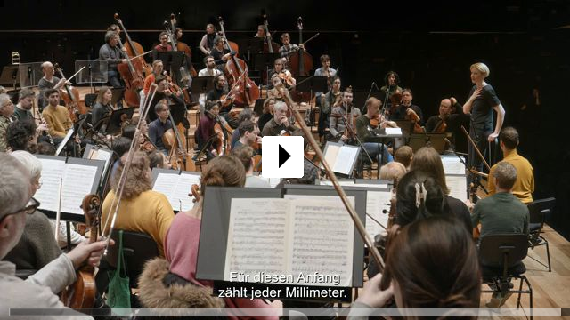 Zum Video: Joana Mallwitz - Momentum