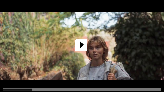 Zum Video: Bloody Tennis